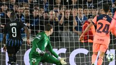 Szczesny siempre cae de pie