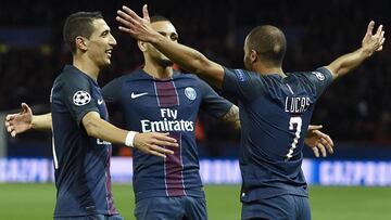 Di Maria, Lucas Moura y Kurzawa celebran uno de los goles del PSG.