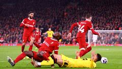 Soccer Football - Premier League - Liverpool v Sheffield United - Anfield, Liverpool, Britain - April 4, 2024 Liverpool's Ibrahima Konate in action with Sheffield United's William Osula REUTERS/Carl Recine NO USE WITH UNAUTHORIZED AUDIO, VIDEO, DATA, FIXTURE LISTS, CLUB/LEAGUE LOGOS OR 'LIVE' SERVICES. ONLINE IN-MATCH USE LIMITED TO 45 IMAGES, NO VIDEO EMULATION. NO USE IN BETTING, GAMES OR SINGLE CLUB/LEAGUE/PLAYER PUBLICATIONS.