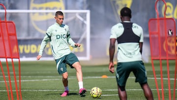 27/03/26 CADIZ ENTRENAMIENTO SERGIO ARRIBAS
