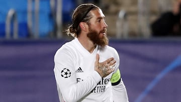 Sergio Ramos celebra el gol de penalti que marc&oacute; al Atalanta en el partido de vuelta de octavos de final de la Champions.