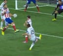 Penalti no pitado por mano de Mario Suárez a tiro de Carvajal