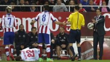 Griezmann vio tarjeta amarilla ante el Sevilla.