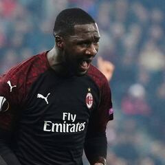 Zapata anota, pero el Milan queda fuera de Europa League