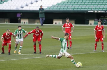 Gol de Canales desde el punto de penalti 