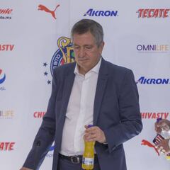 Amaury Vergara niega enfermedad de su padre