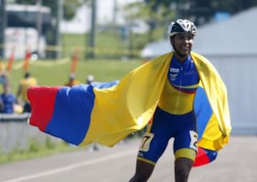 La patinadora vallecaucana consiguió dos medallas de oro en los Panamericanos. También cuenta con títulos en el Mundial Juvenil de Bélgica y en el Campeonato Mundial de Mayores en 2014. 