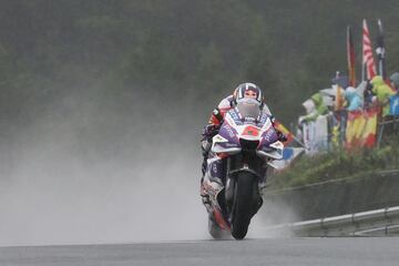 La pole de Márquez bajo la lluvia en Motegi