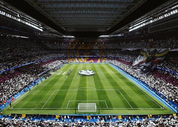 Espectacular ambiente previo en el nuevo Santiago Bernabéu.