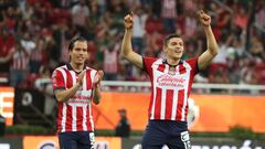 Ronaldo Cisneros festeja un gol en contra de Atlético de San Luis.