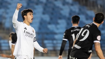Gonzalo celebra su tercer gol, y cuarto del Castilla, contra el Mérida.
