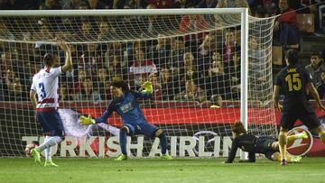 El franc&eacute;s no hizo su mejor partido, pero un gol suyo de cabeza en el 83&#039; mantiene al Atleti en la cuarta plaza y recorta dos puntos al Sevilla.