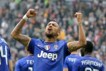 Arturo Vidal celebrando su gol ante el Palermo con la Juventus. 