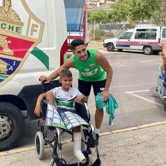 Fidel se retira del entrenamiento con problemas musculares