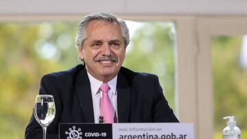 Handout picture released by Argentina&#039;s Presidency showing Argentine President Alberto Fernandez gesturing during the announcement of an infraestructure works plan for six southern provinces for an amount of 2,200 million pesos at the Olivos Presidential residence in Olivos, Buenos Aires on July 7, 2020 amid the outbreak of the new coronavirus, COVID-19. (Photo by Handout / Argentinian Presidency / AFP) / RESTRICTED TO EDITORIAL USE - MANDATORY CREDIT &quot;AFP PHOTO / ARGENTINIAN PRESIDENCY / ESTEBAN COLLAZO&quot; - NO MARKETING NO ADVERTISING CAMPAIGNS - DISTRIBUTED AS A SERVICE TO CLIENTS