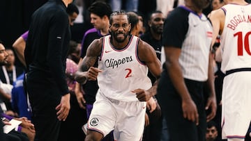 INGLEWOOD, CALIFORNIA - MARCH 09: Kawhi Leonard #2 of the LA Clippers reacts after making a three pointer for the win against the Sacramento Kings during overtime at Intuit Dome on March 09, 2025 in Inglewood, California. NOTE TO USER: User expressly acknowledges and agrees that, by downloading and or using this Photograph, user is consenting to the terms and conditions of the Getty Images License Agreement. (Photo by Michael Owens/Getty Images)