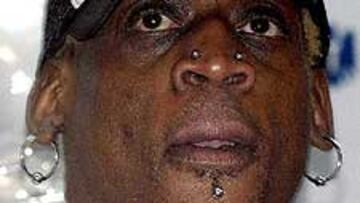 <b>DOS PARTIDOS.</B> Rodman firmó un contrato para disputar dos encuentros con el equipo Fuerza Regia de Monterrey.