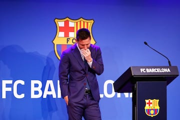 Messi, muy emocionado durante la rueda de prensa. 