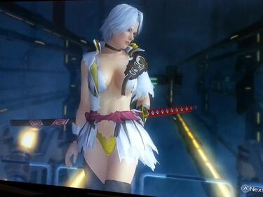 Los trajes rotos de Senran Kagura en Dead or Alive 5
