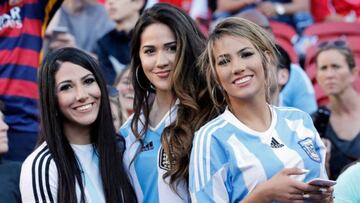 Hinchas argentinas en el duelo del Levi&#039;s Stadium. 