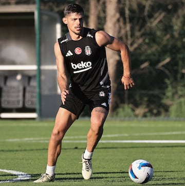 Javi Montero ha rescindido esta mañana su contrato con el Besiktas.