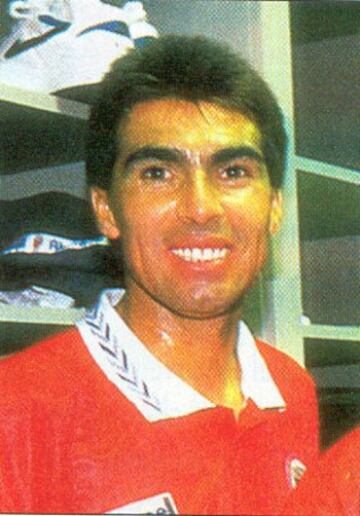 Pedro Jaque fue un gran zaguero de los '80 y 90', que ganó un título con Cobreloa el '92. El '94 fue elegido el mejor central extranjero de México en Morelia pero aún así no tuvo ofertas de los grandes de la capital. 