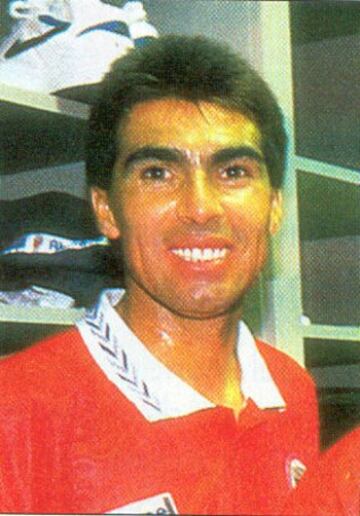 Pedro Jaque fue un gran zaguero de los '80 y 90', que ganó un título con Cobreloa el '92. El '94 fue elegido el mejor central extranjero de México en Morelia pero aún así no tuvo ofertas de los grandes de la capital.
