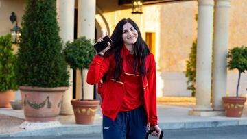 Megan Gustafson saluda antes de volar hacia Lille.