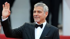 Imagen de George Clooney en la alfombra roja.