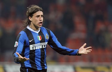 Temporadas en el FC Inter: 2002-03 y 2006-09 | Temporadas en el AC Milan: 2004-05