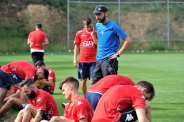 PABLO MACHÍN es el entrenador del Girona desde el 2014 desde que llegó ha conseguido los mejores resultados del Club, llegando a jugar durante estas dos últimas temporadas los playoff de ascenso, sin éxito.