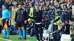 VILLARREAL, 07/01/2023.-El entrenador del Villarreal Quique Setién,durante el partido de la jornada 16 de LaLiga Santander contra el Real Madrid, este sábado en el estadio de La Cerámica en Villarreal.- EFE / Domenech Castelló
