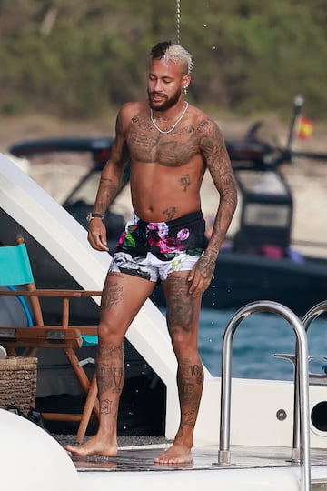 Neymar de vacaciones en Ibiza