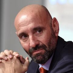 Monchi: "¿Fichajes? Hay que cerrar el cuadro"