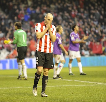 Uno de los dorsales más raros que se recuerdan en LaLiga. El exdelantero del Athletic llevó el 2 a la espalda a pesar de ser delantero.