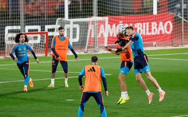 Marc Cucurella, Álex Baena, Marcos Llorente y Dean Huijsen.