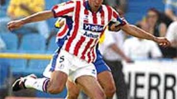 Lozano retorna a la alineación gijonesa en el centro de la defensa.