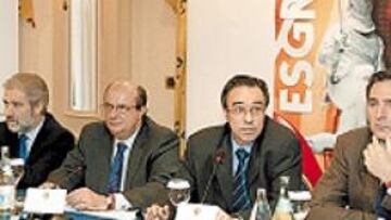 <b>APOYO. </b>De derecha a izquierda, Mayoral, Rioja, Fisas y López.