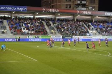 Fernando Torres marca el segundo gol para los colchoneros.