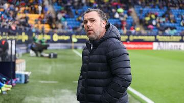 Sergio González, entrenador del Cádiz, durante el partido contra el Villarreal.