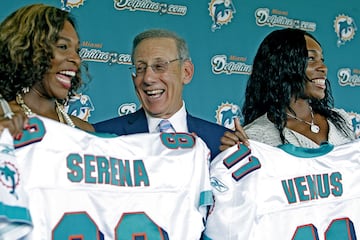 Las tenistas estadounidenses son copropietarias del equipo de la NFL Miami Dolphins.