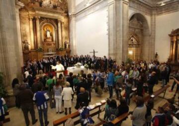 Ofrenda en la Vírgen del Rosario.