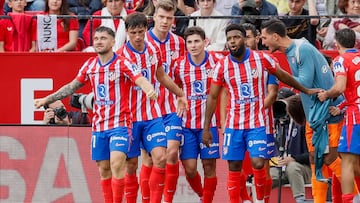 Los jugadores del Atlético celebran el triunfo ante el Sevilla.