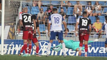 Soriano detiene el penalti.