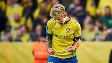 BRONDBY, DENMARK - OCTOBER 16: Daniel Wass of Brondby IF celebrates after scoring their first goal during the Danish 3F Superliga match between Brondby IF and FC Copenhagen at Brondby Stadion on October 16, 2022 in Brondby, Denmark. (Photo by Lars Ronbog / FrontZoneSport via Getty Images)