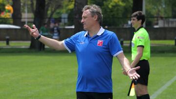 Lunari puso cargo a disposición tras dura derrota como local