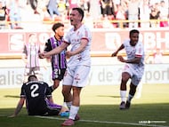Tresaco celebrando el gol de Chachón ante el Valladolid