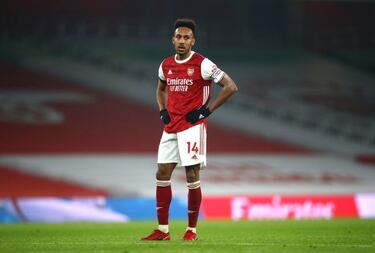 El Arsenal cambia de identidad y se asoma al precipicio
