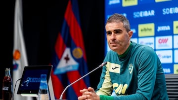 Gaizka Garitano en rueda de prensa