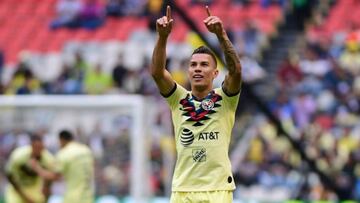 Mateus Uribe jugando con el América.